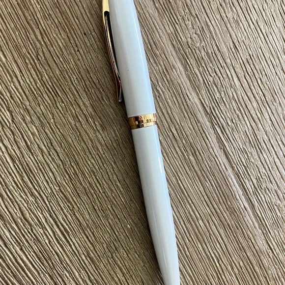 Gillio - Picture 2 of 4